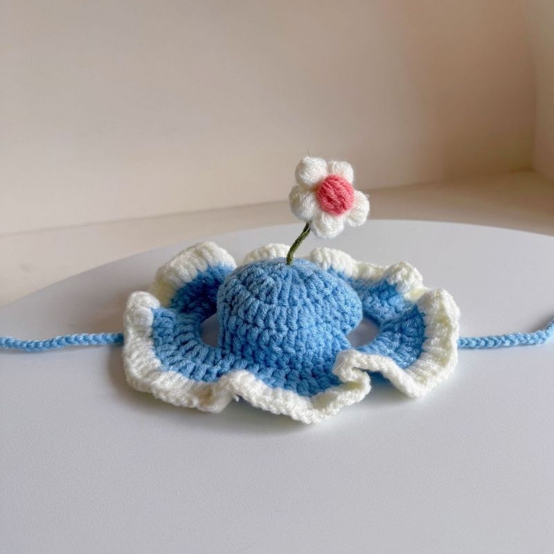 daisy frenchie bonnet